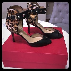 Valentino shoes. Size 36 love these shoes!